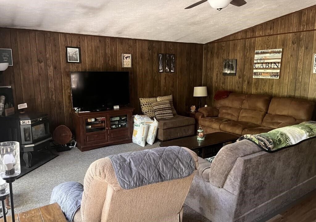 Photo of Livingroom in Russell