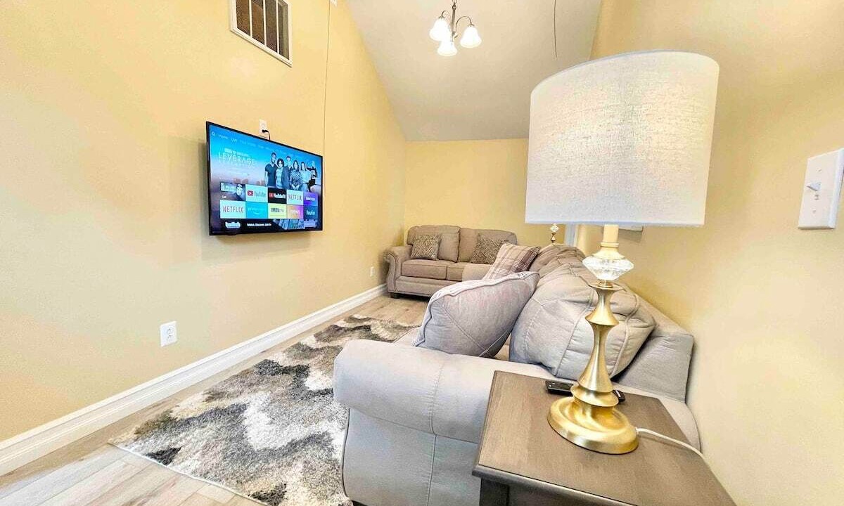 Photo of Livingroom in Cheektowaga