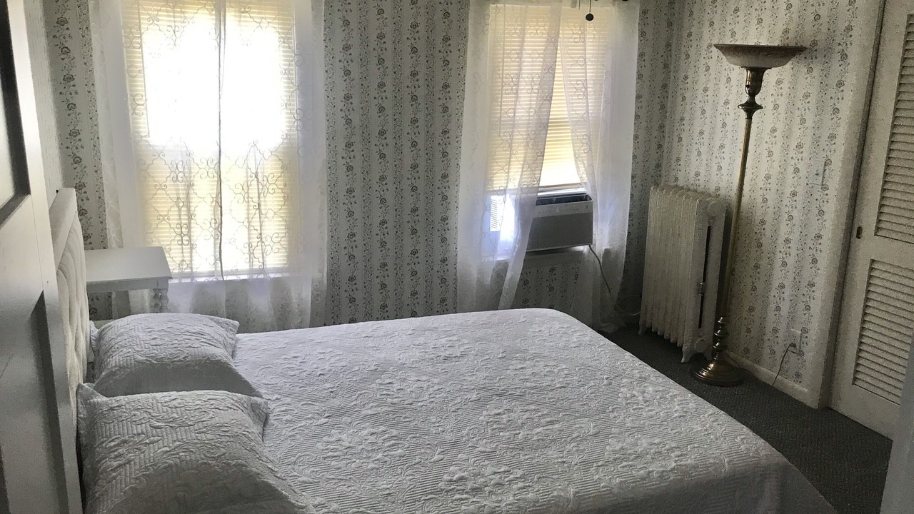 Photo of Bedroom in Wakefield-Peacedale