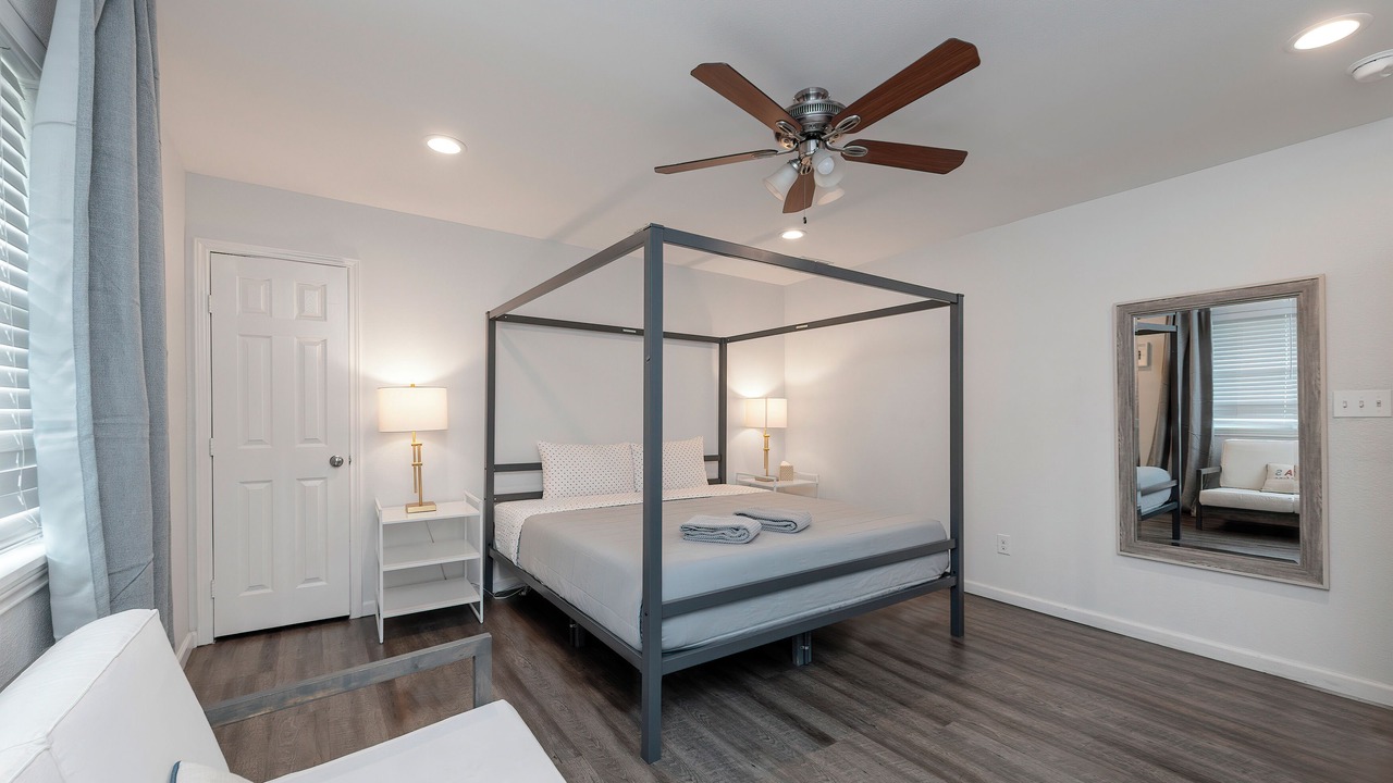 Photo of Bedroom in Grand Prairie