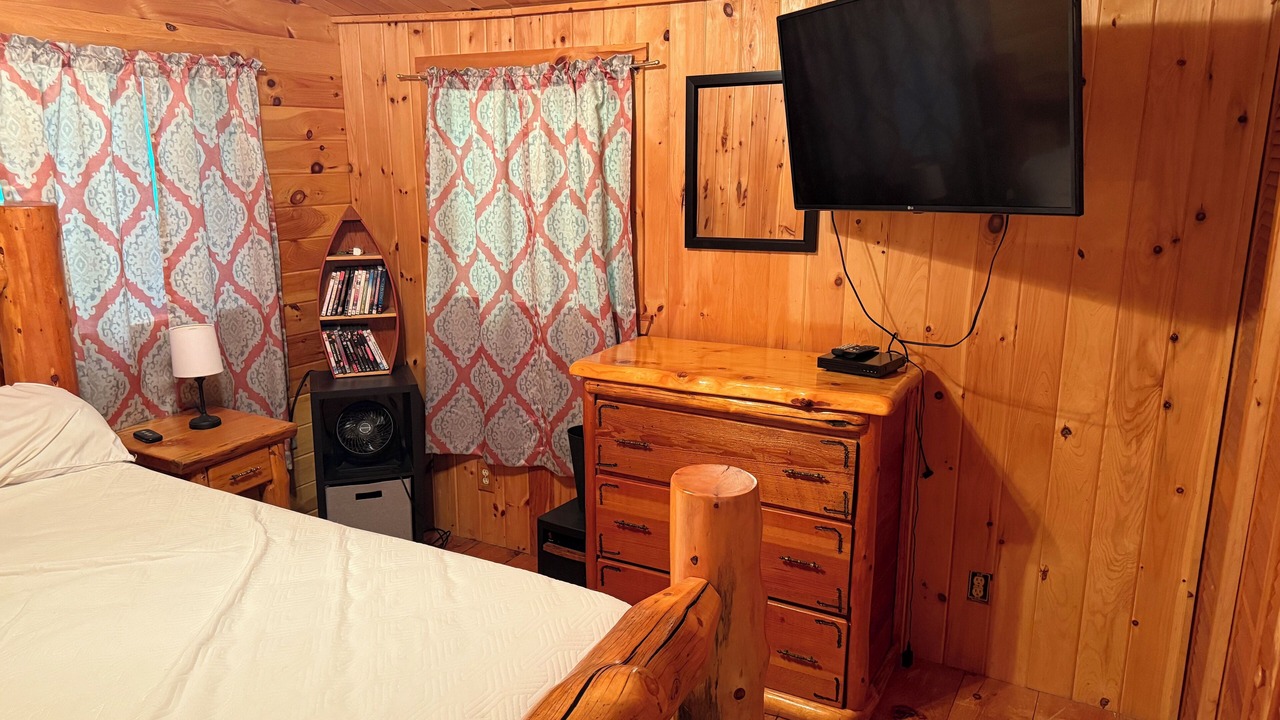 Photo of Bedroom in Farmington Falls