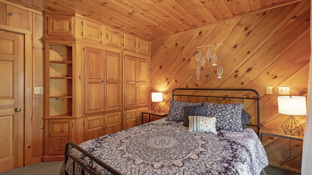 Photo of Bedroom in Wiscasset