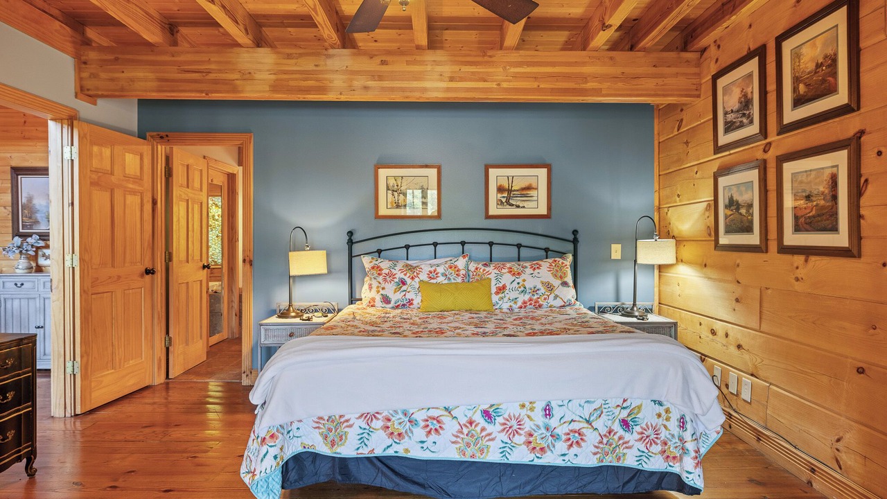 Photo of Bedroom in Cleveland