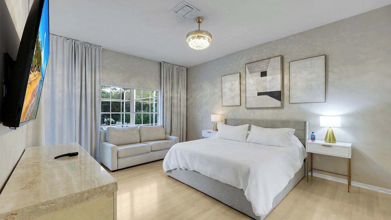Photo of Bedroom in Naples Park