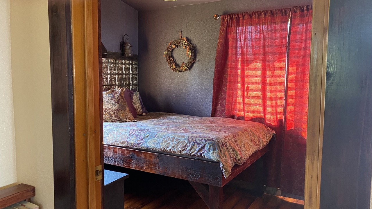 Photo of Bedroom in Ninilchik