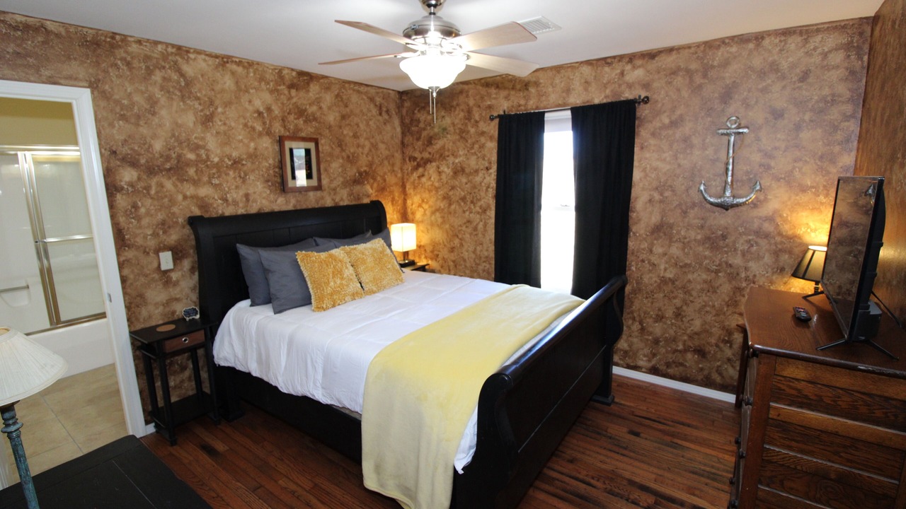 Photo of Bedroom in Langley