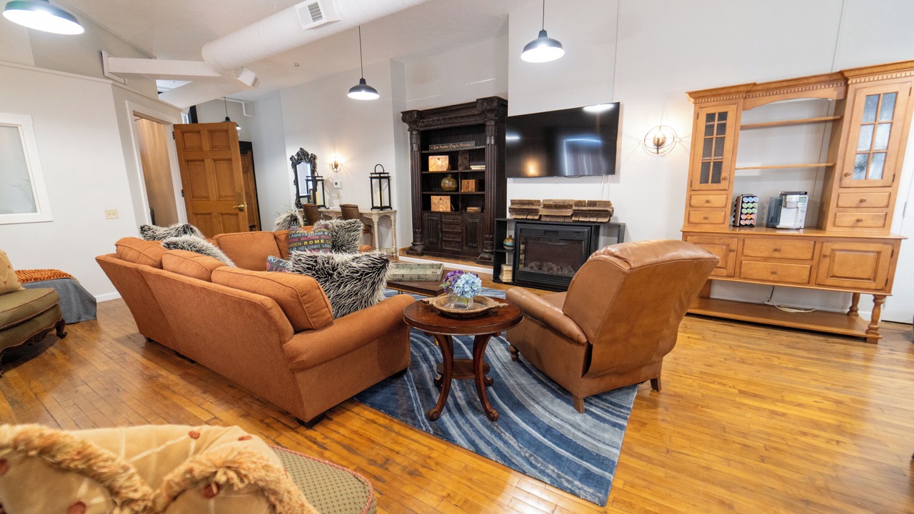 Photo of Livingroom in Grove City