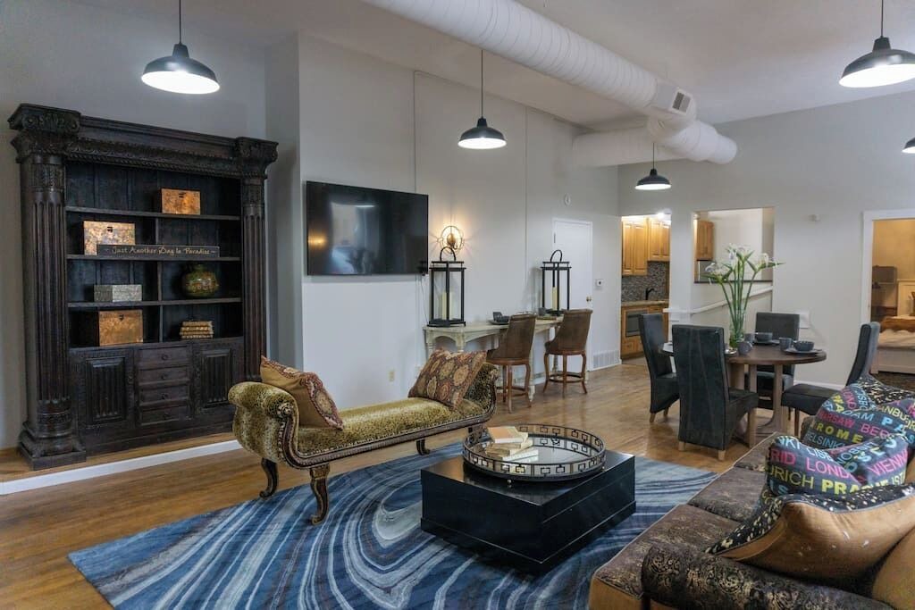 Photo of Livingroom in Grove City