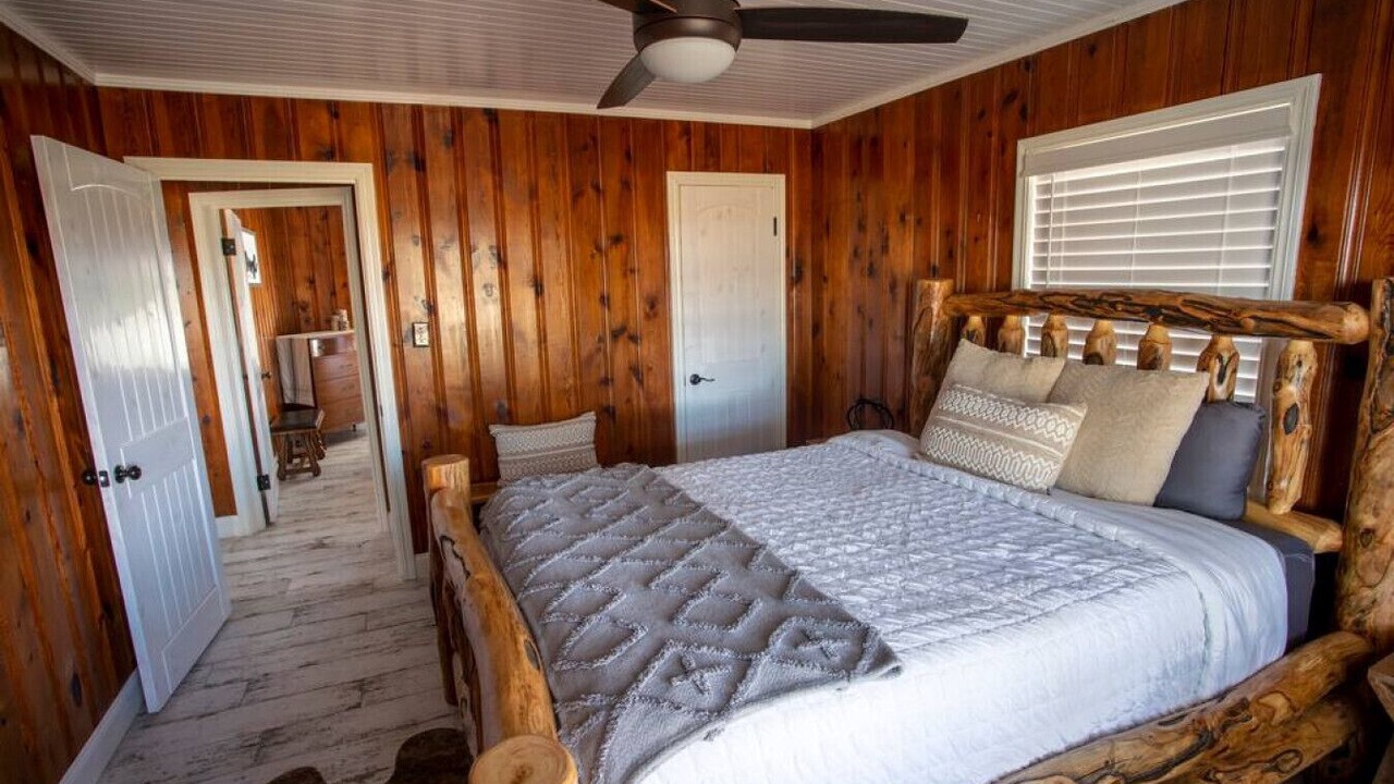 Photo of Bedroom in Russellville