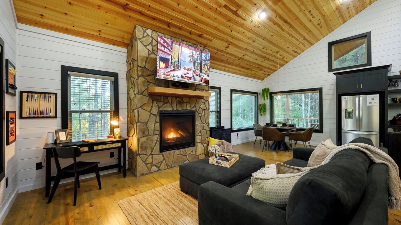 Photo of Livingroom in Pickens