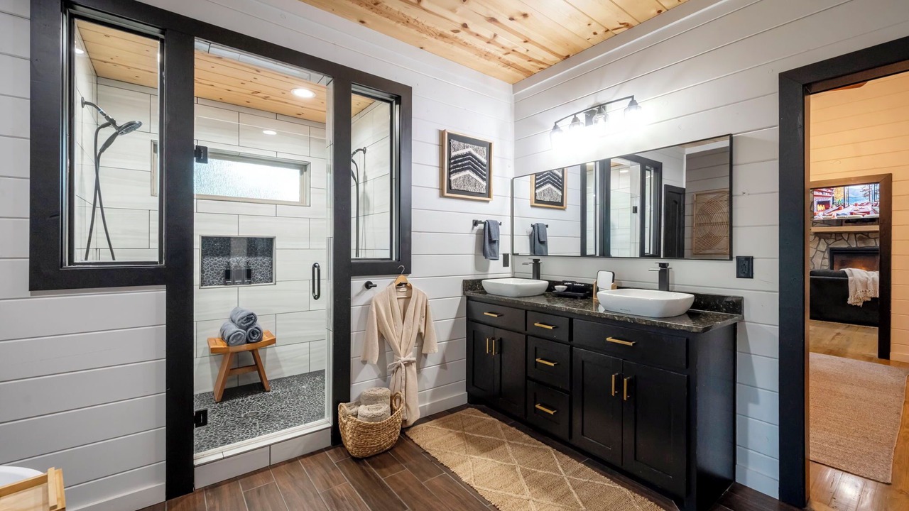 Photo of Bathroom in Pickens