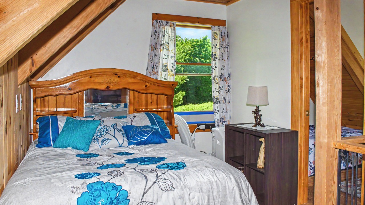 Photo of Bedroom in Town of Catharine