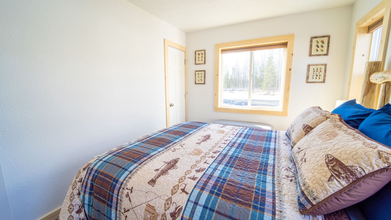 Photo of Bedroom in Kalifornsky