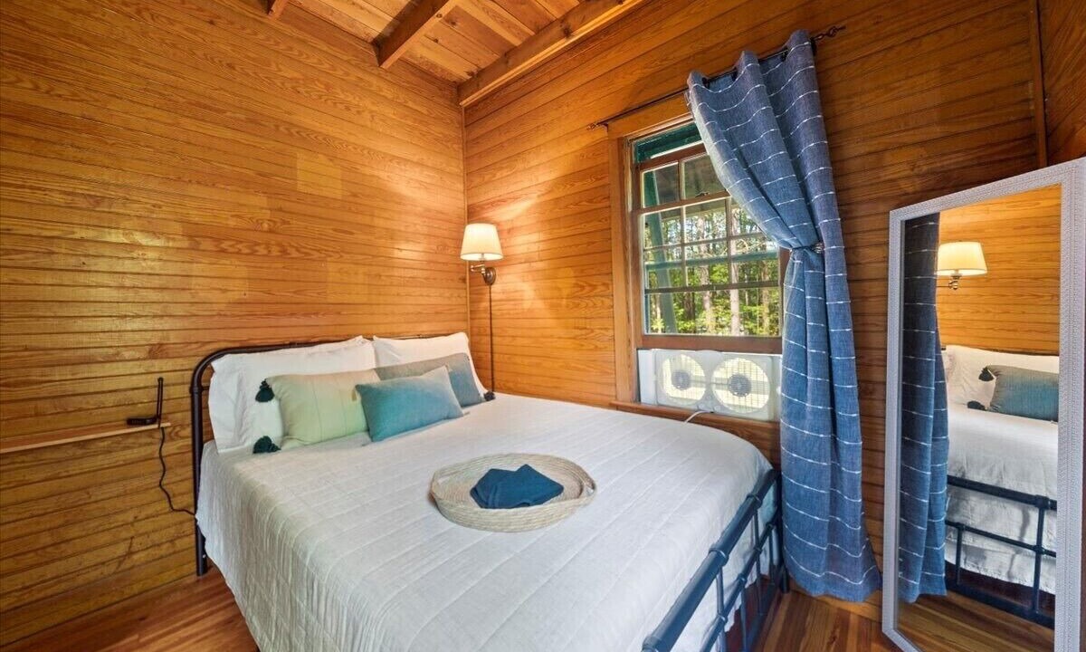 Photo of Bedroom in Lake George