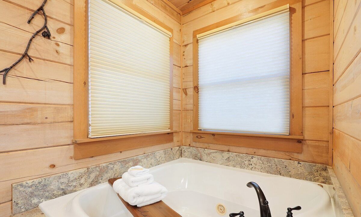 Photo of Bathroom in Cherry Log