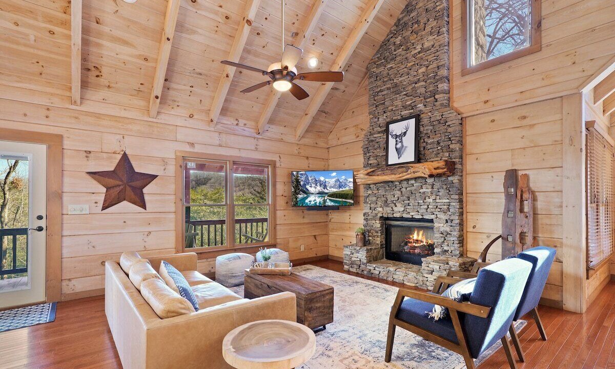 Photo of Livingroom in Cherry Log