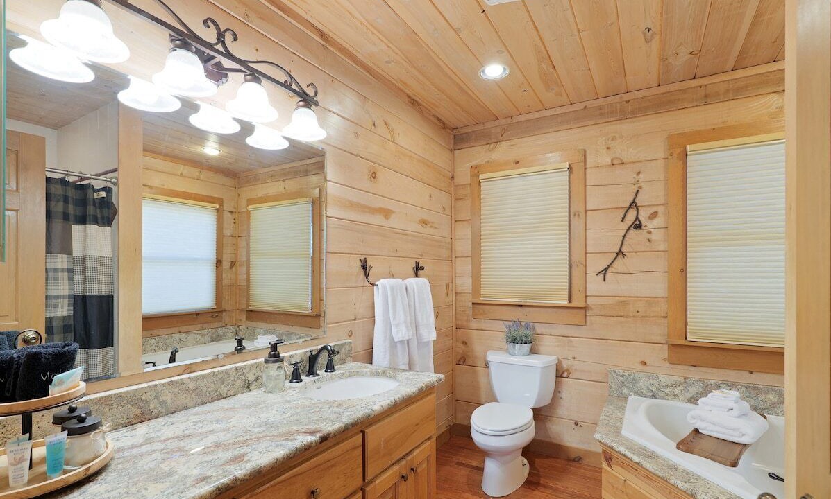 Photo of Bathroom in Cherry Log