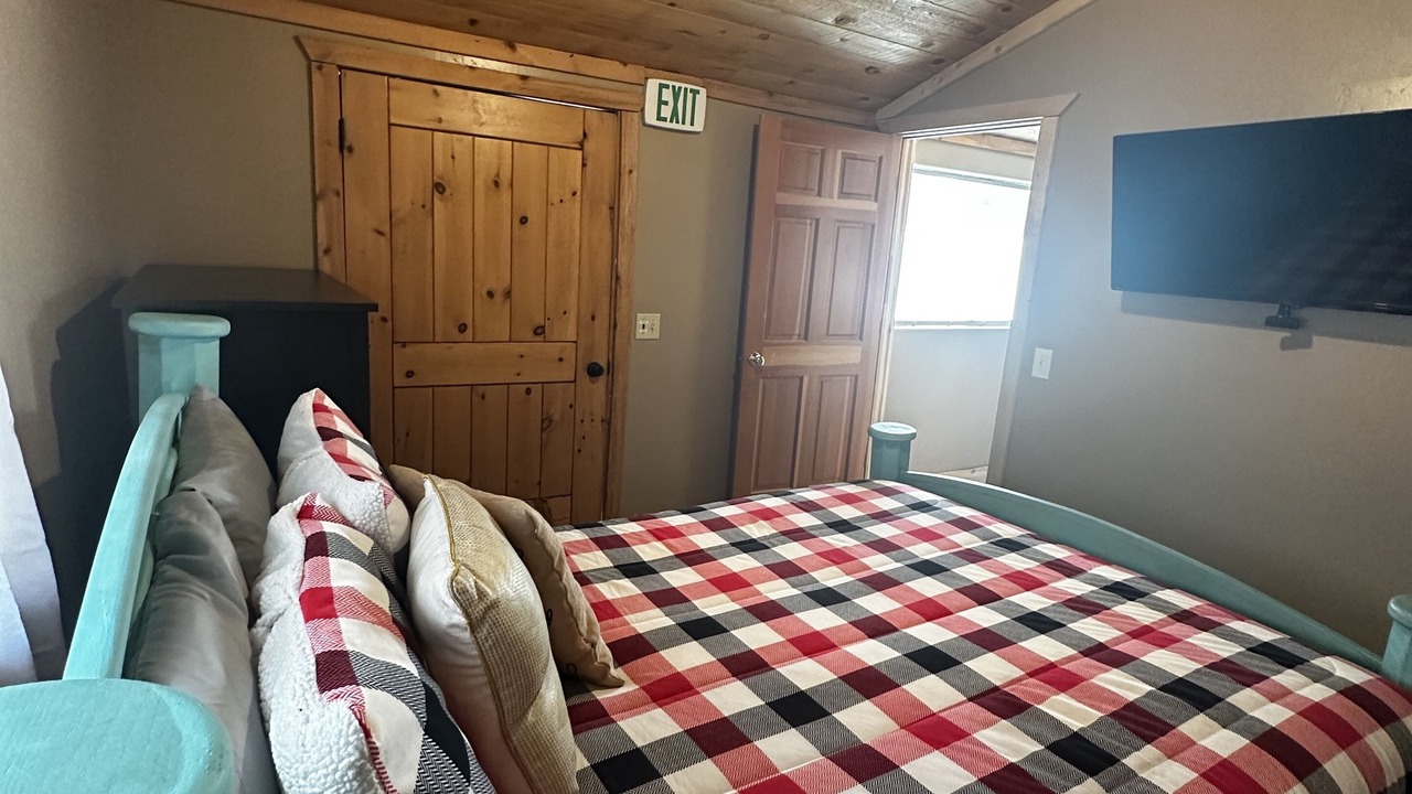 Photo of Bedroom in Loa