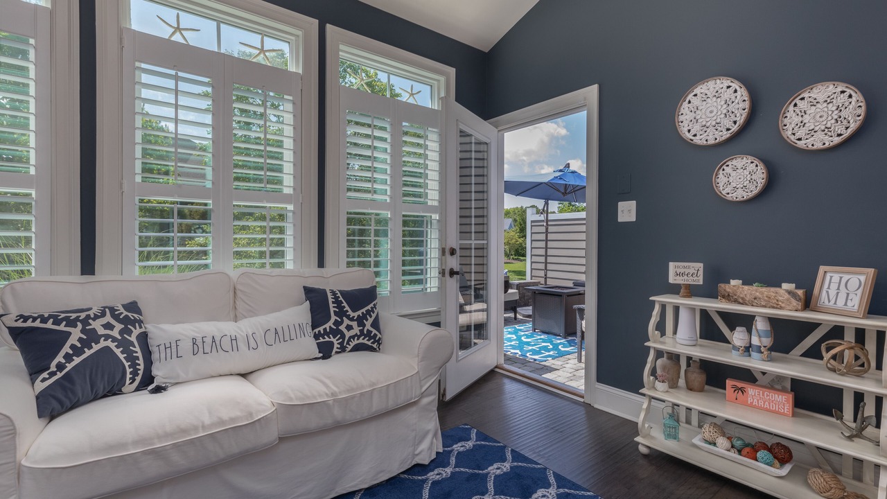 Photo of Livingroom in Bayside