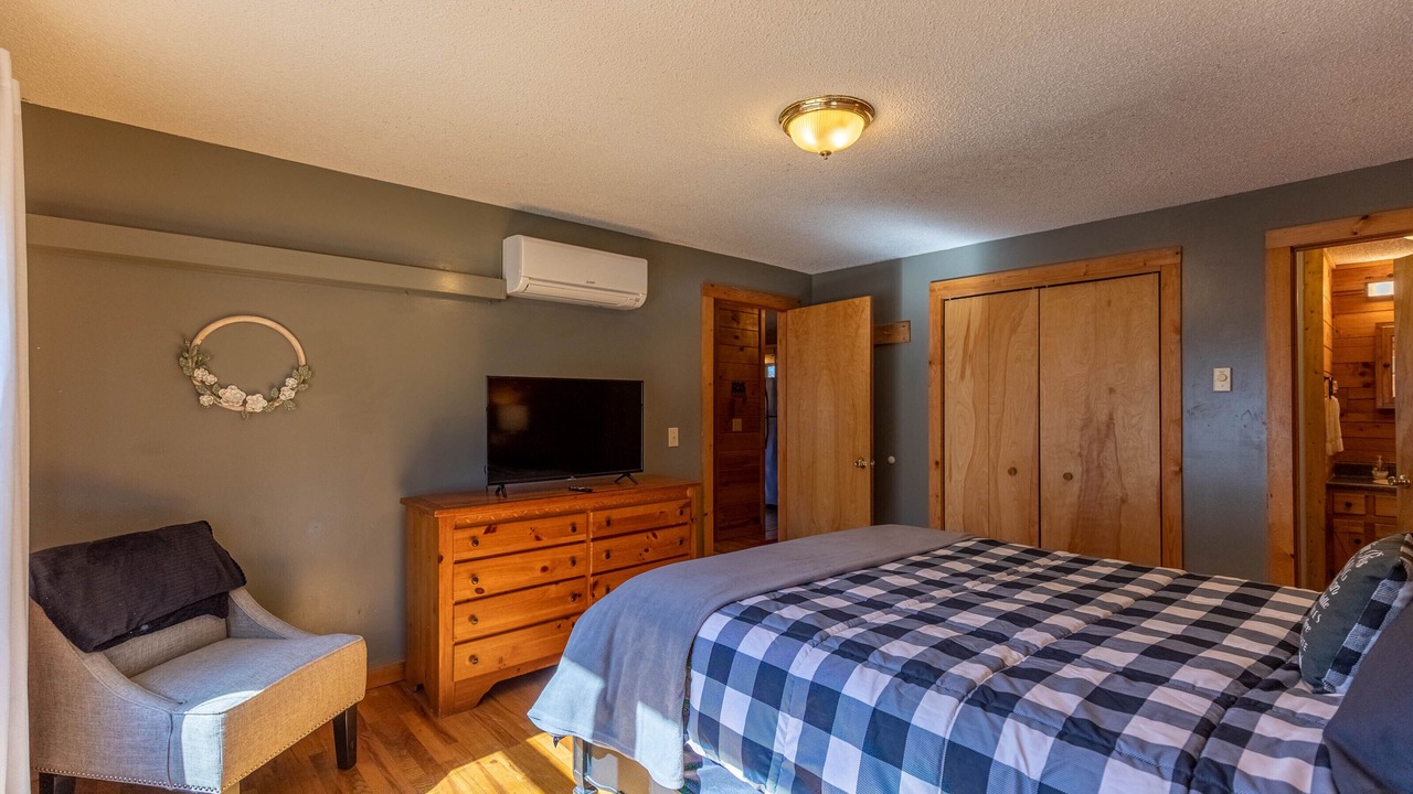 Photo of Bedroom in Blowing Rock