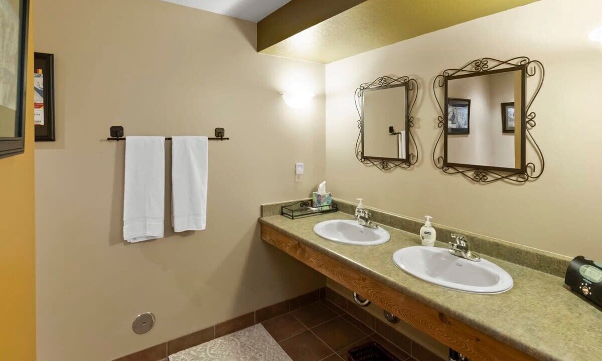 Photo of Bathroom in Cottonwood Heights