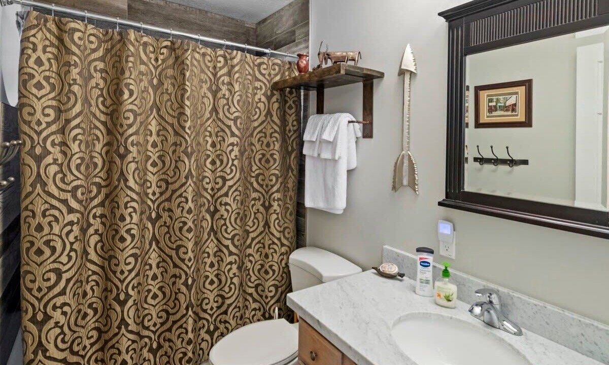 Photo of Bathroom in Cottonwood Heights