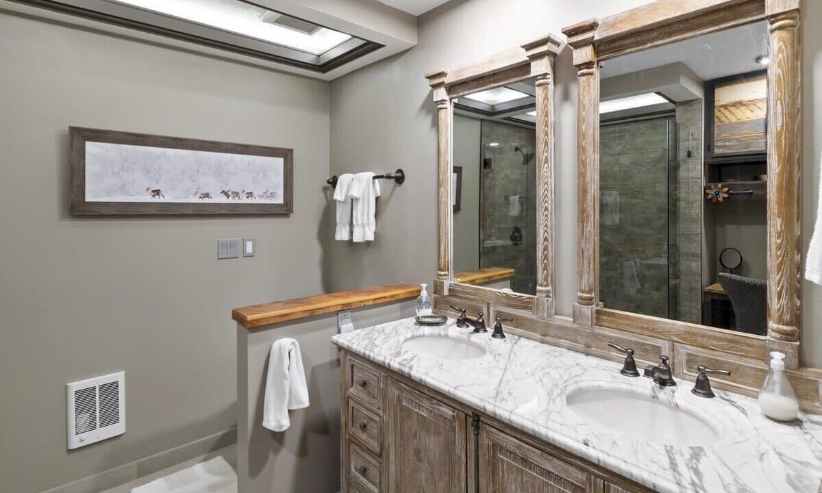 Photo of Bathroom in Cottonwood Heights
