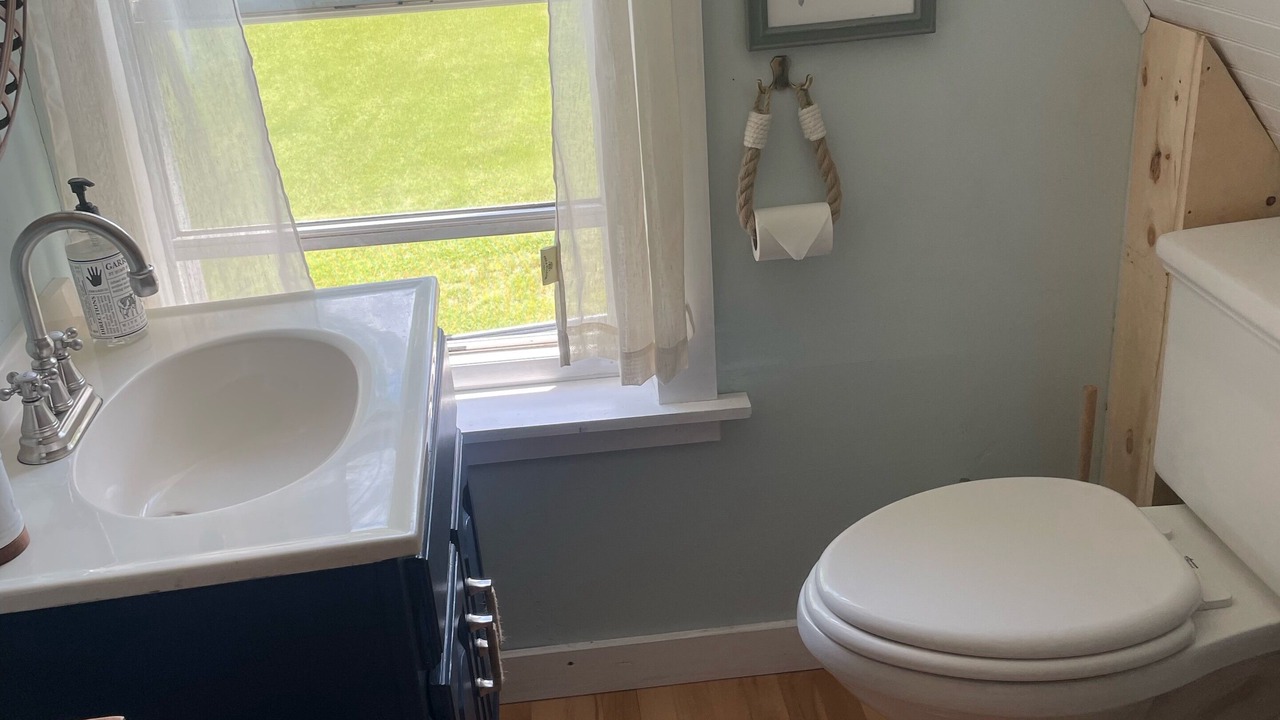 Photo of Bathroom in Brooksville