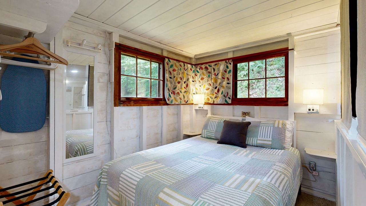 Photo of Bedroom in Boothbay