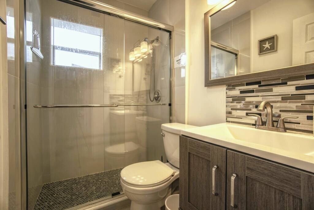Photo of Bathroom in Central Fort Lauderdale