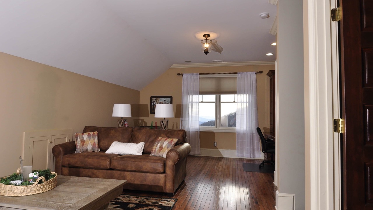 Photo of Livingroom in Hayesville