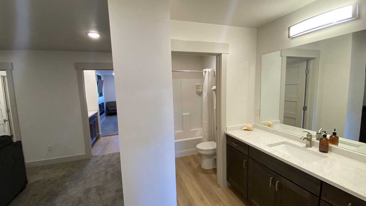 Photo of Bathroom in Garden City