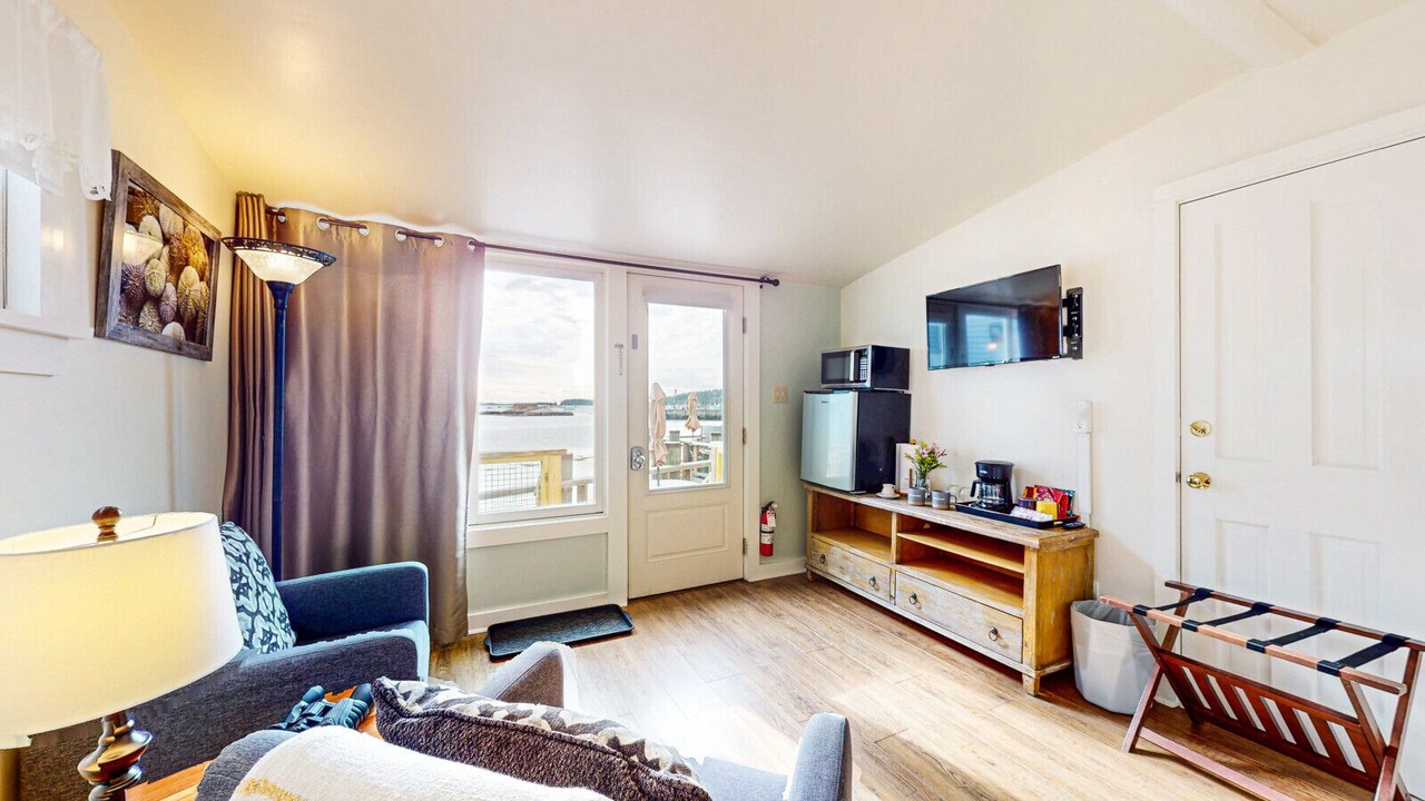 Photo of Livingroom in Stonington