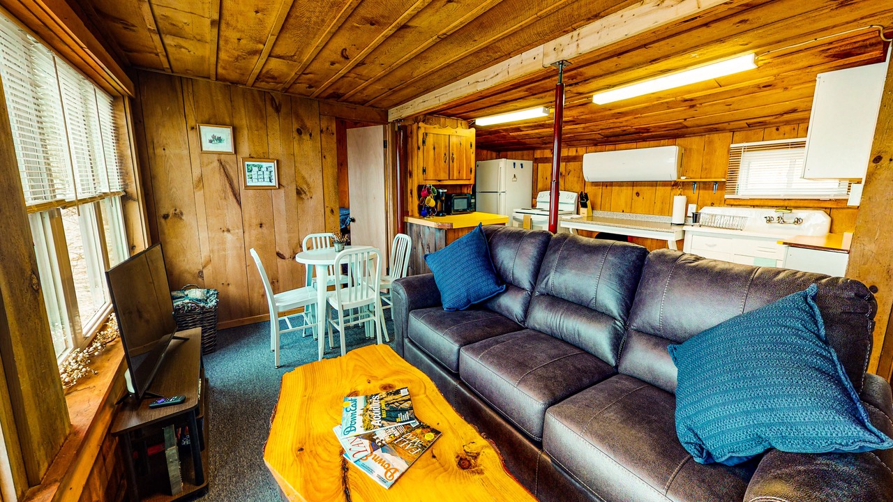 Photo of Livingroom in Weeks Mills