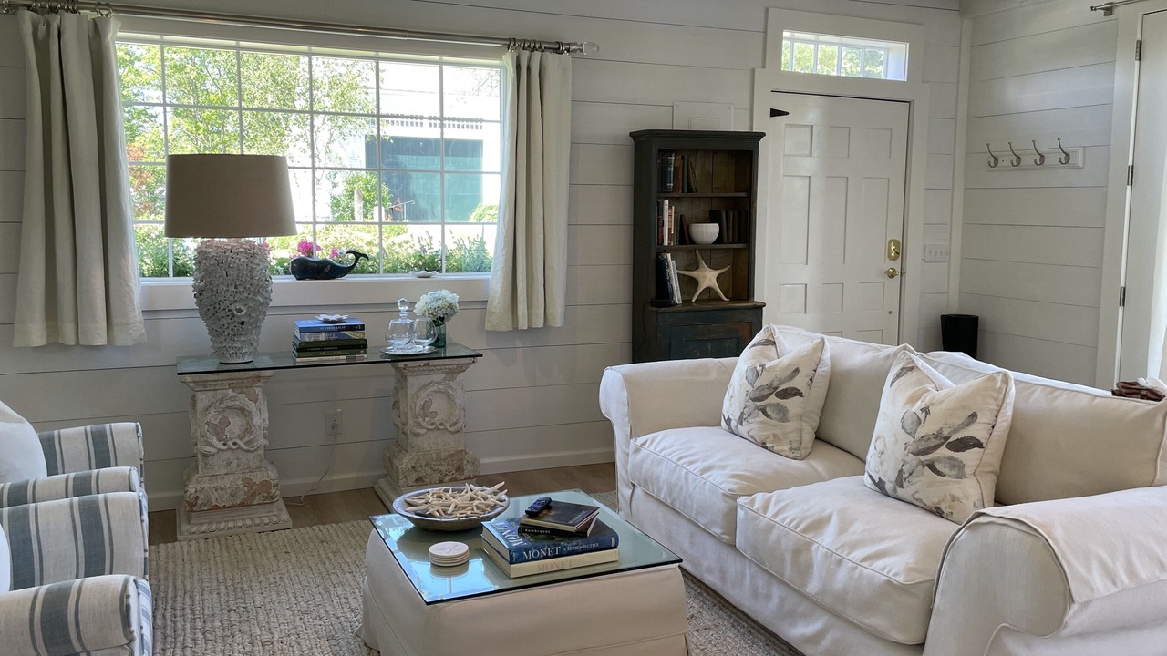 Photo of Livingroom in Bayville