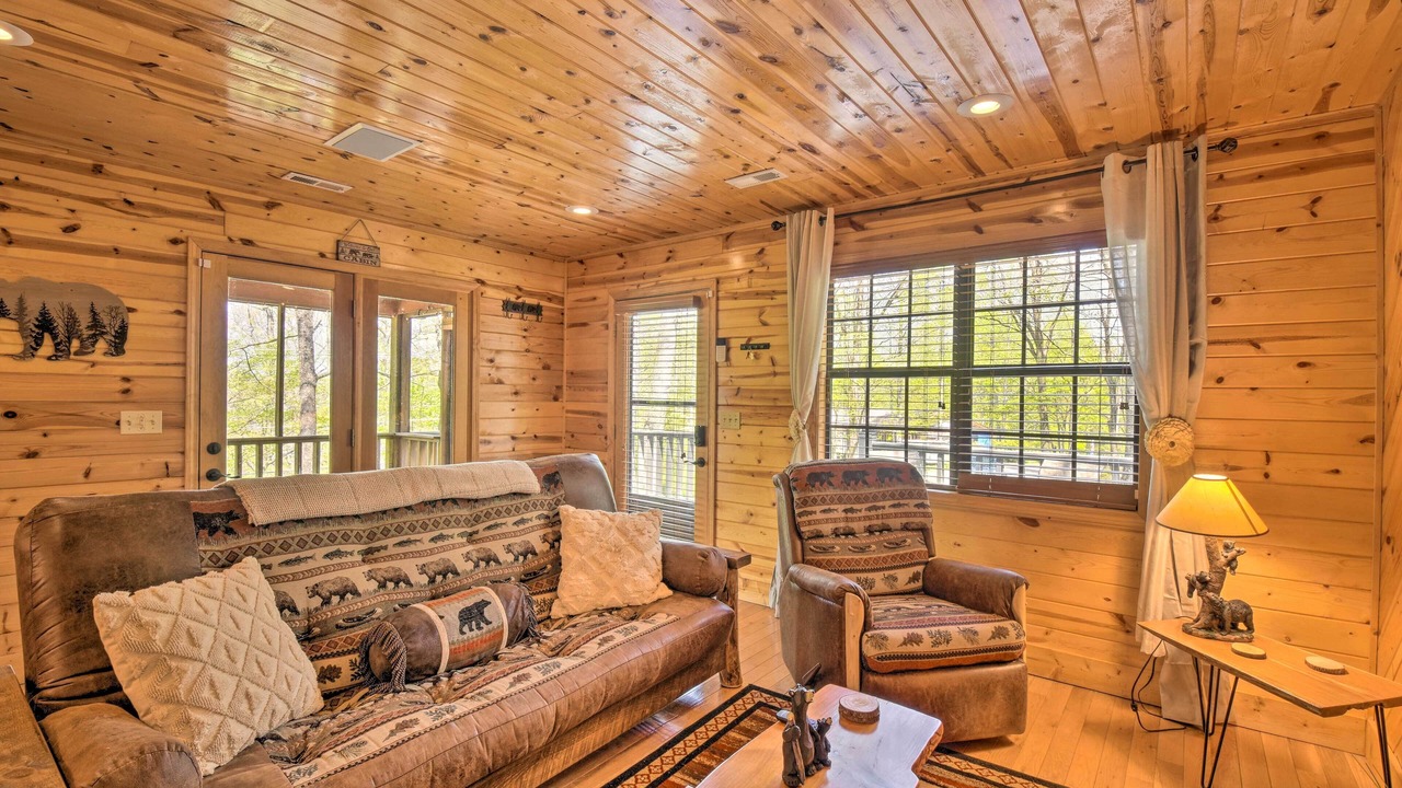 Photo of Bedroom in Hiawassee
