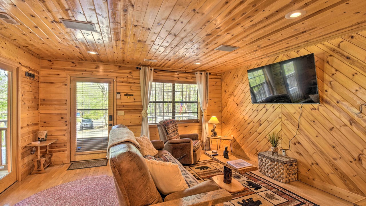 Photo of Bedroom in Hiawassee