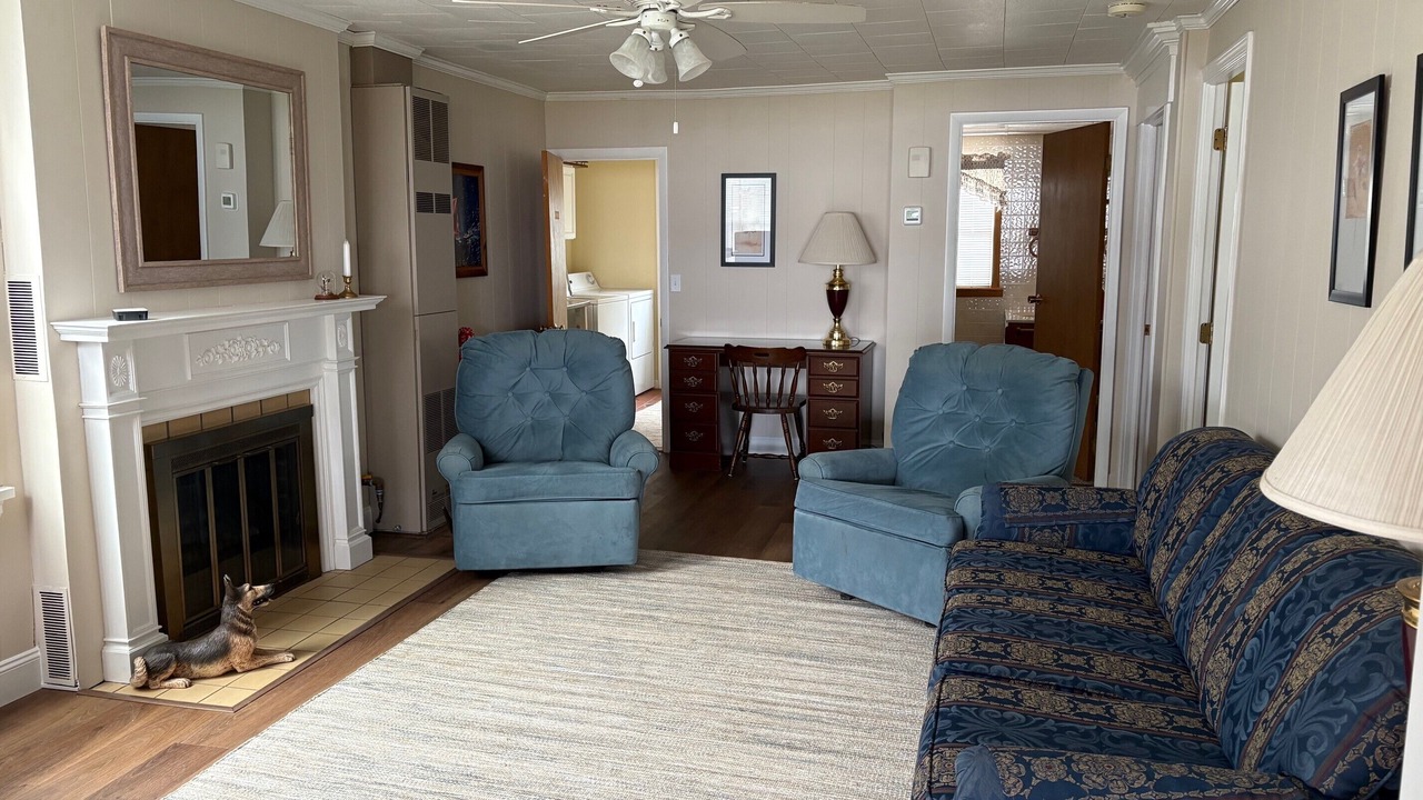 Photo of Livingroom in Ashville