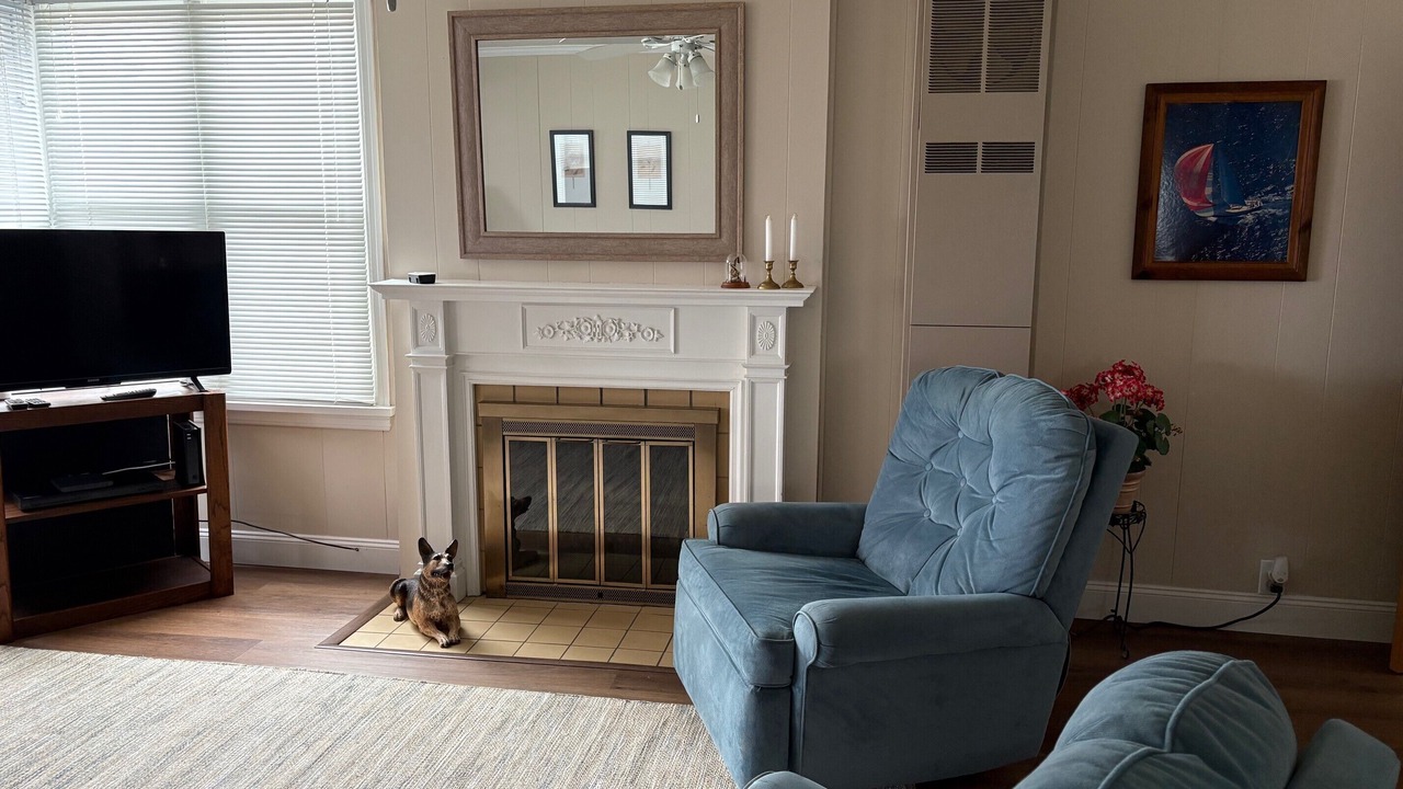 Photo of Livingroom in Ashville