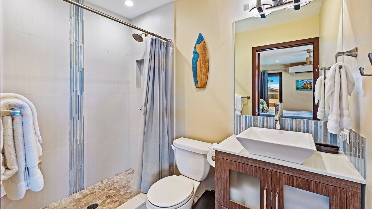 Photo of Bathroom in Downtown Lahaina