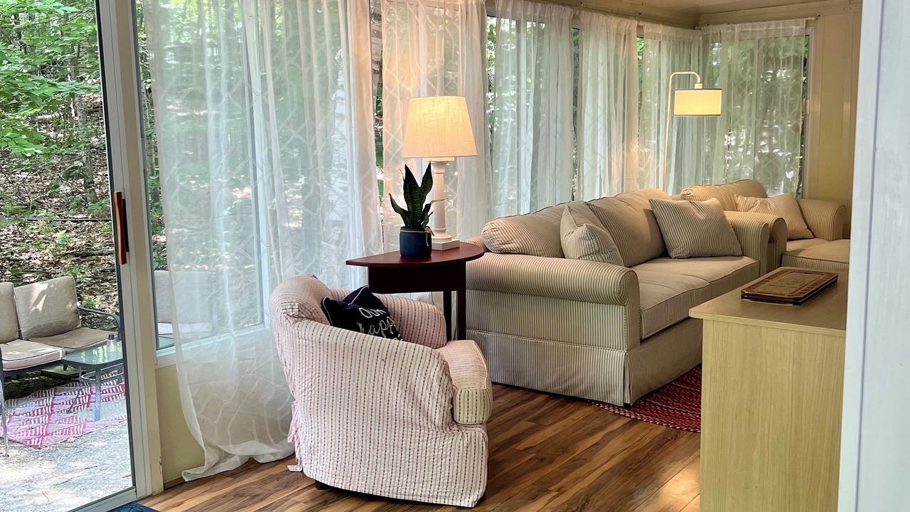 Photo of Livingroom in South Casco