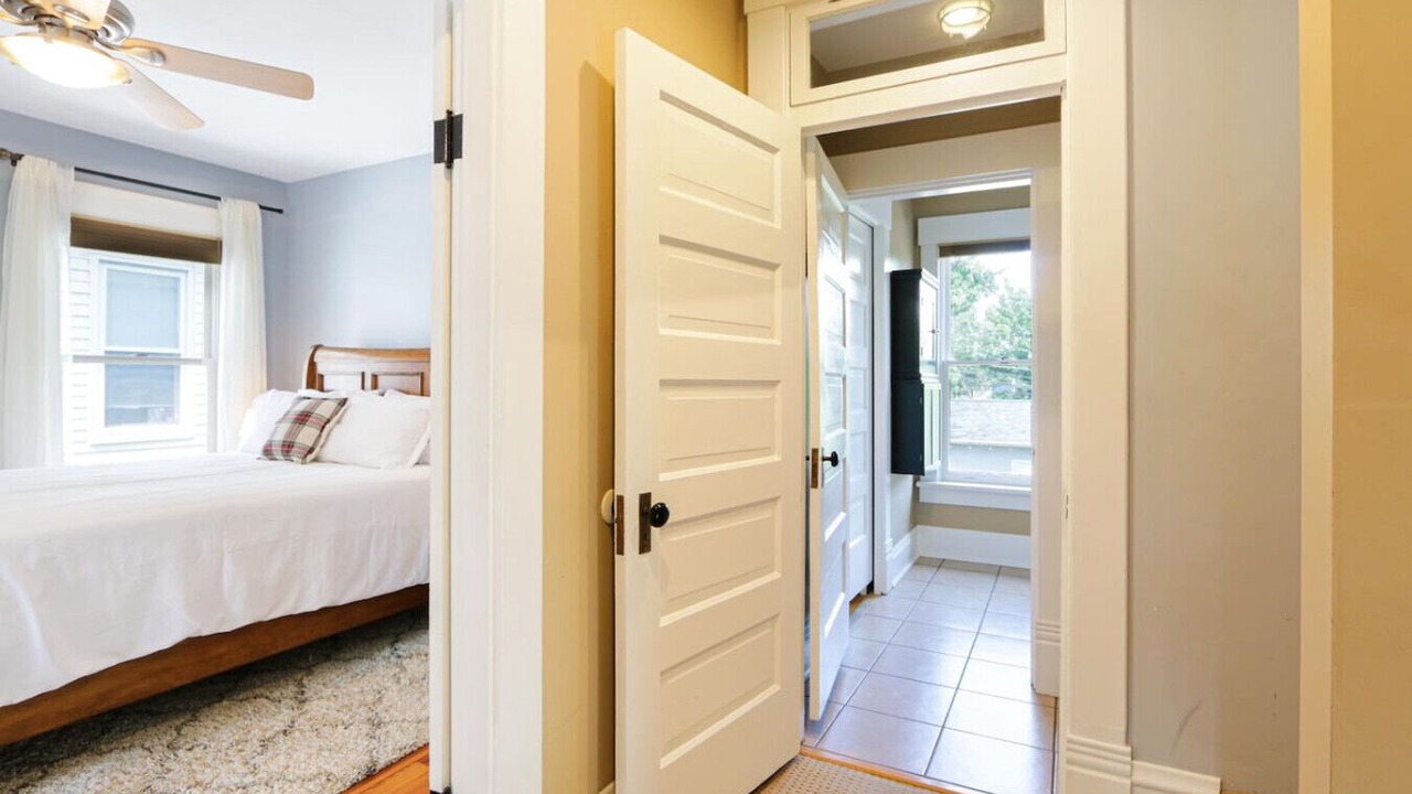 Photo of Bedroom in Weinland Park