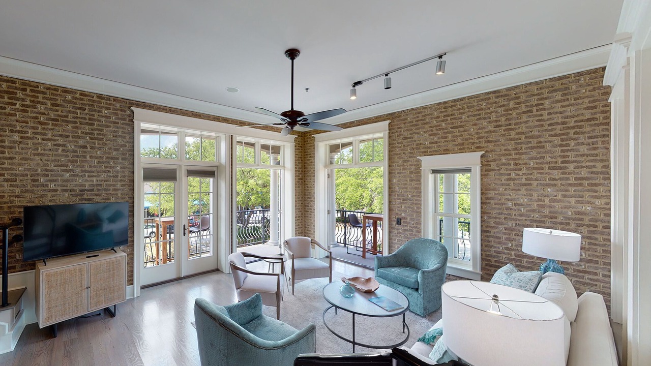 Photo of Livingroom in King City