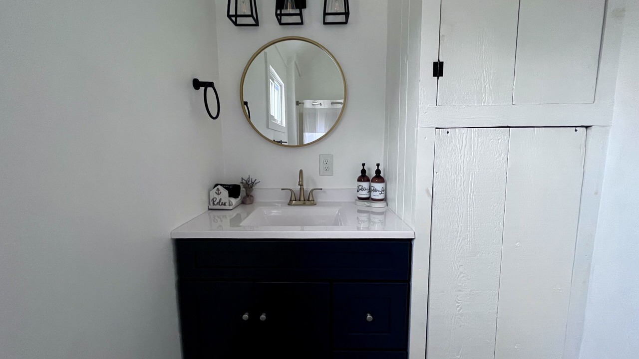 Photo of Bathroom in Conneaut Lakeshore