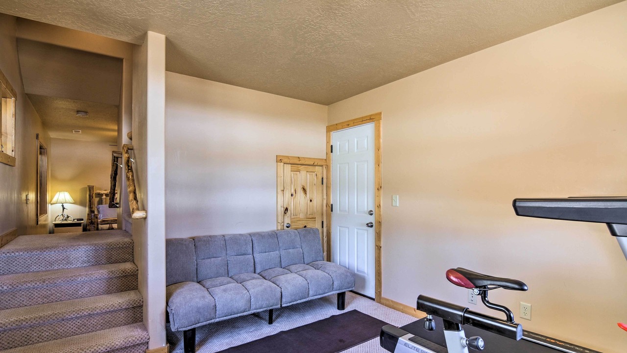 Photo of Livingroom in Meadow View Heights