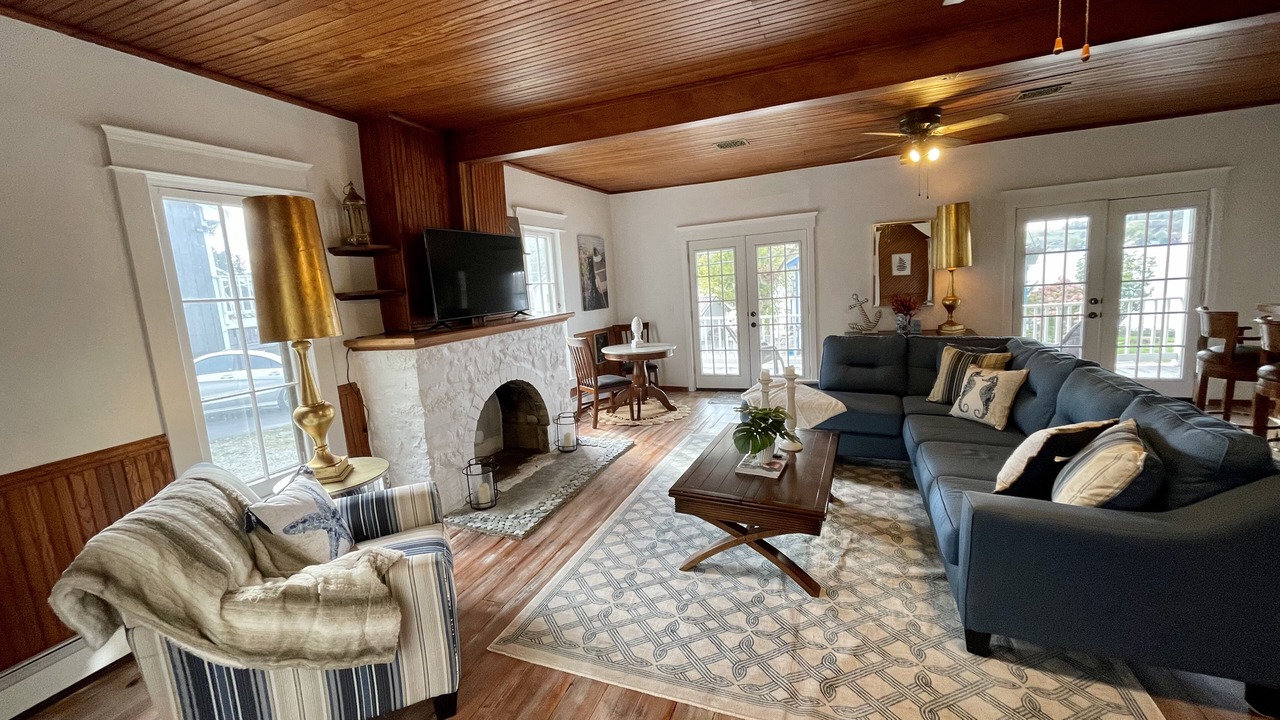 Photo of Livingroom in Livonia