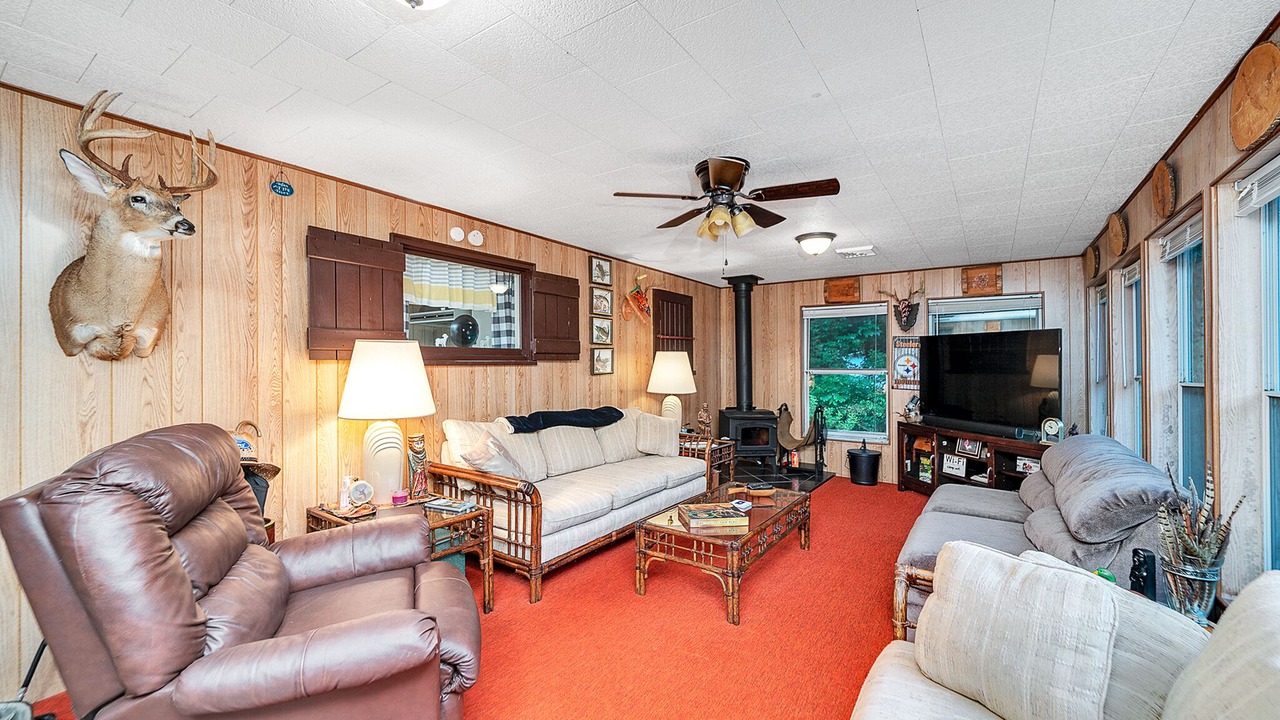 Photo of Livingroom in Tidioute