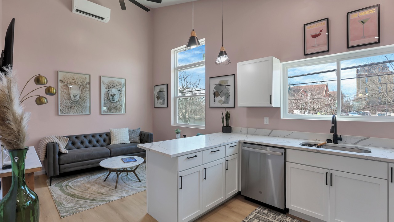 Photo of Livingroom in Olde Towne East