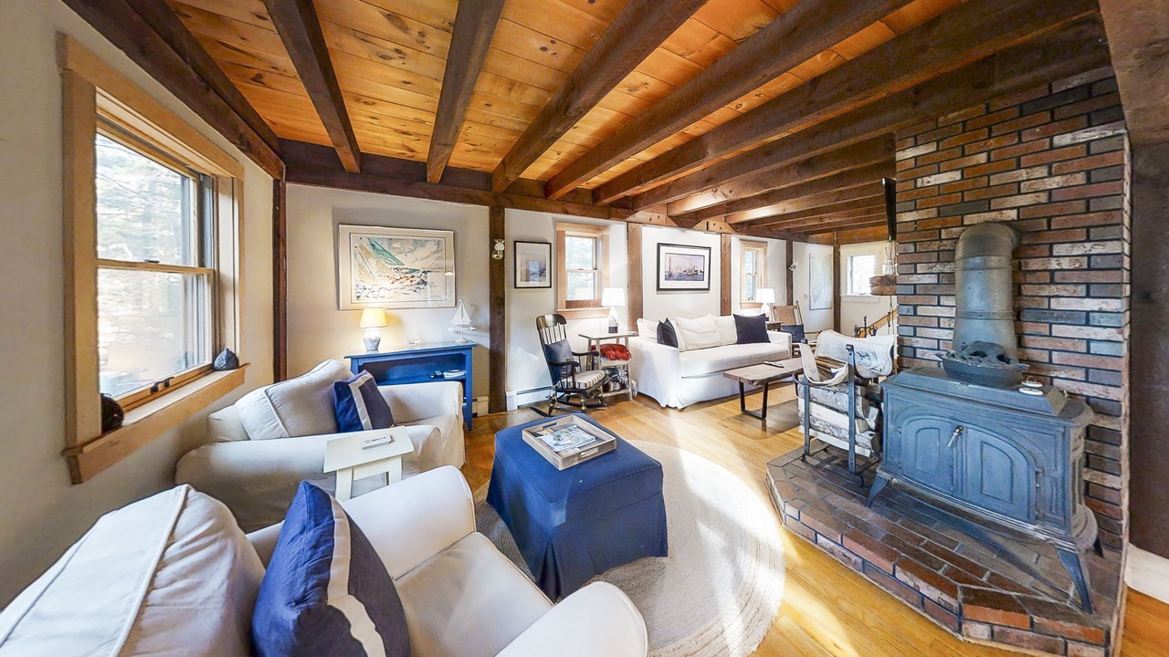 Photo of Livingroom in Bayville