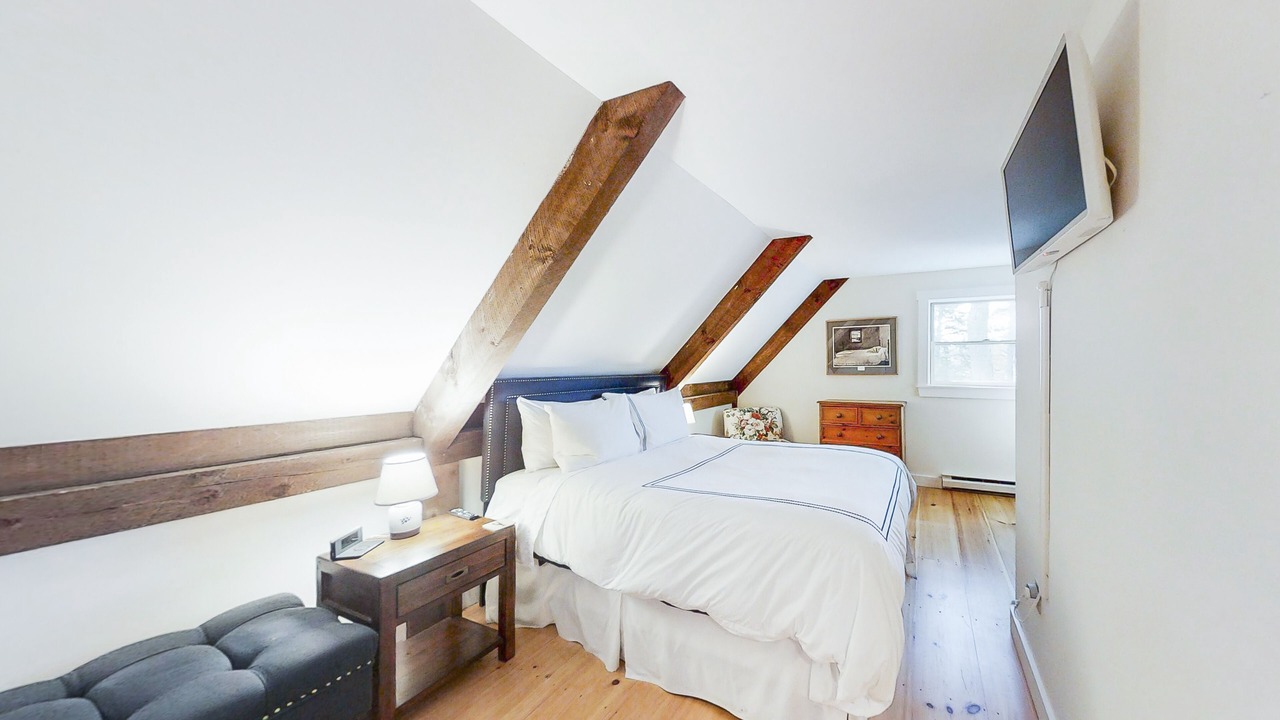 Photo of Bedroom in Bayville